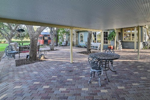 Casa de Samuel - Patio Fountain and Outdoor Kitchen - image 9