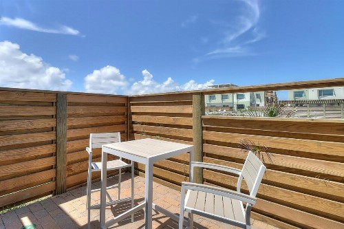 Lively Beach - image 32