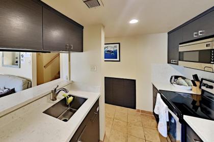 Canal-Front Condo - Boat Dock Pool & 3 Kayaks condo - image 11