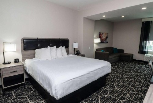 La Quinta Inn & Suites by Wyndham Corpus Christi Southeast - image 20