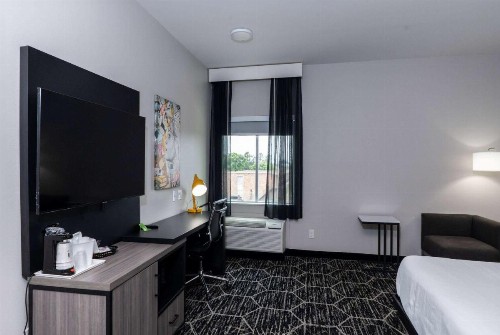 La Quinta Inn & Suites by Wyndham Corpus Christi Southeast - image 25