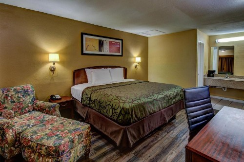 Kingsway Inn Corsicana - image 2