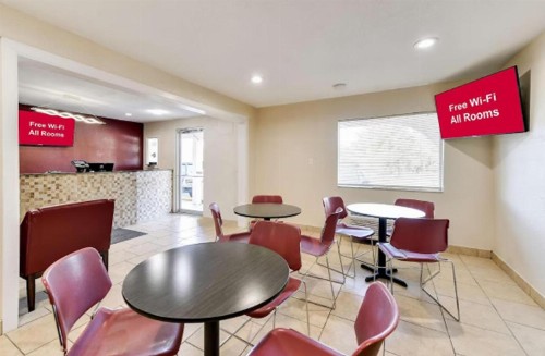 Red Roof Inn Corsicana - image 4