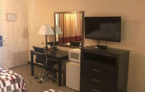 Red Roof Inn Corsicana - image 5