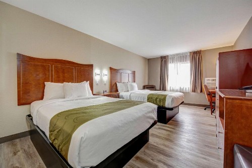 Quality Inn - image 15