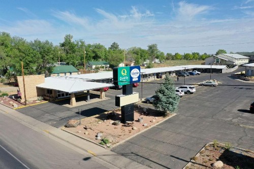 Quality Inn - image 17
