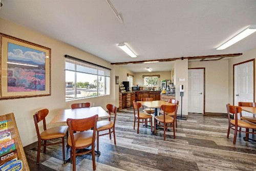 Quality Inn - image 3