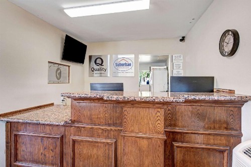 Quality Inn - image 31