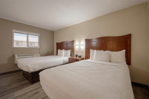 Quality Inn - image 32
