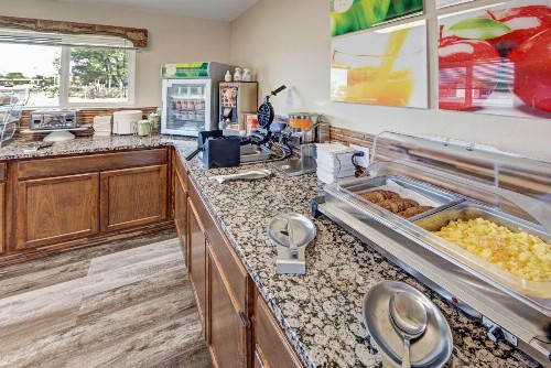 Quality Inn - image 34