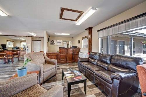 Quality Inn - image 49