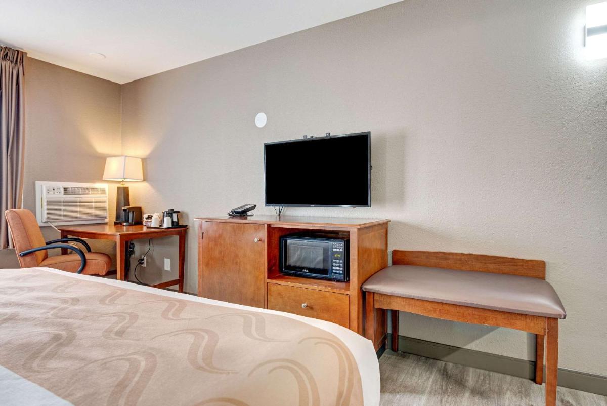 Quality Inn - image 6