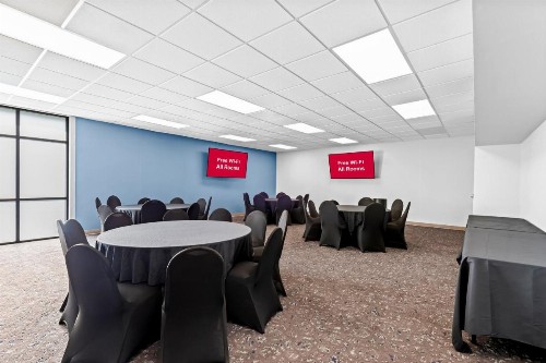 Ramada Hotel & Conference Center by Wyndham Cortland - image 13