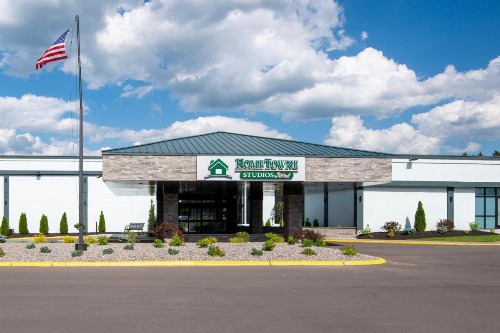 Ramada Hotel & Conference Center by Wyndham Cortland - image 31