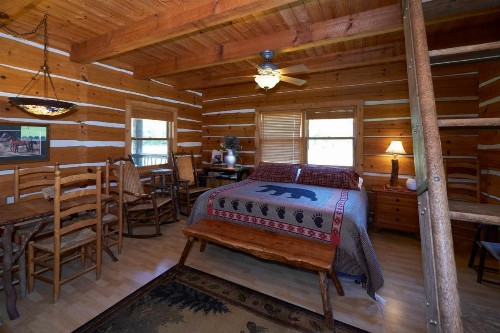 Creekwalk Inn Bed and Breakfast with Cabins - image 4