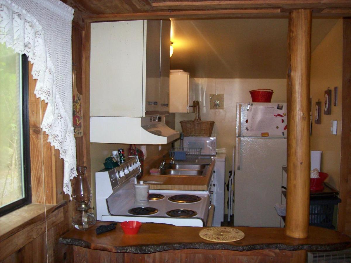 Garden of Eden Cabins - image 3