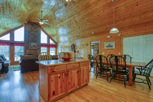 Moosetrax Cabin - image 18