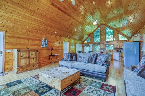 Moosetrax Cabin - image 26