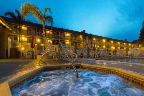 Ramada by Wyndham Costa Mesa/Newport Beach - image 22
