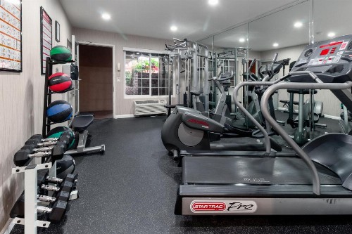 Ramada by Wyndham Costa Mesa/Newport Beach - image 27