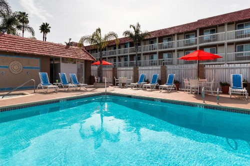 Ramada by Wyndham Costa Mesa/Newport Beach - image 32