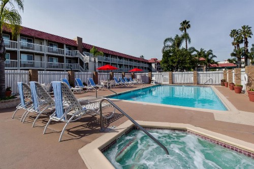 Ramada by Wyndham Costa Mesa/Newport Beach - image 33