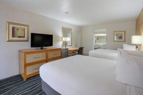 Ramada by Wyndham Costa Mesa/Newport Beach - image 43