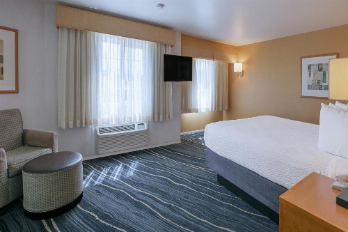 Ramada by Wyndham Costa Mesa/Newport Beach - image 45