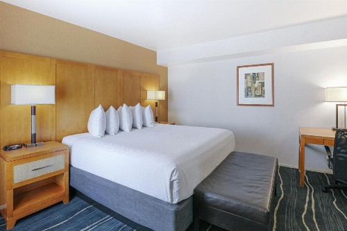 Ramada by Wyndham Costa Mesa/Newport Beach - image 48