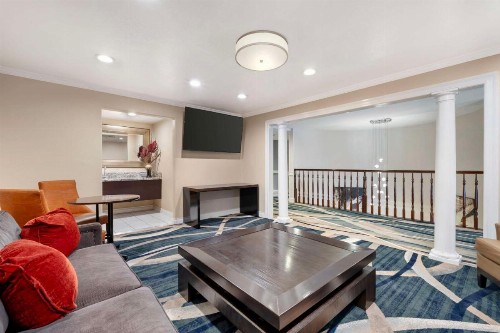 Best Western Plus Newport Mesa Inn - image 12