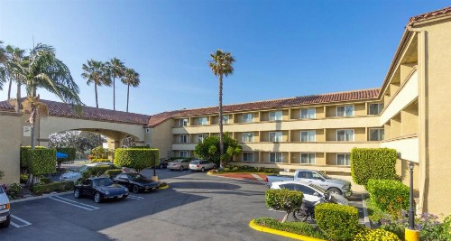 Best Western Plus Newport Mesa Inn - image 39
