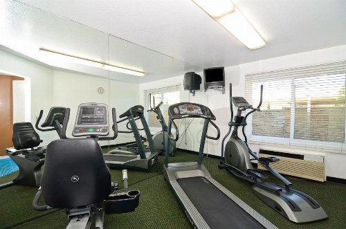 Best Western Plus Newport Mesa Inn - image 41