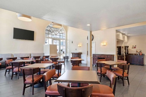 Best Western Plus Newport Mesa Inn - image 6