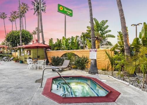 Vagabond Inn Costa Mesa - image 3