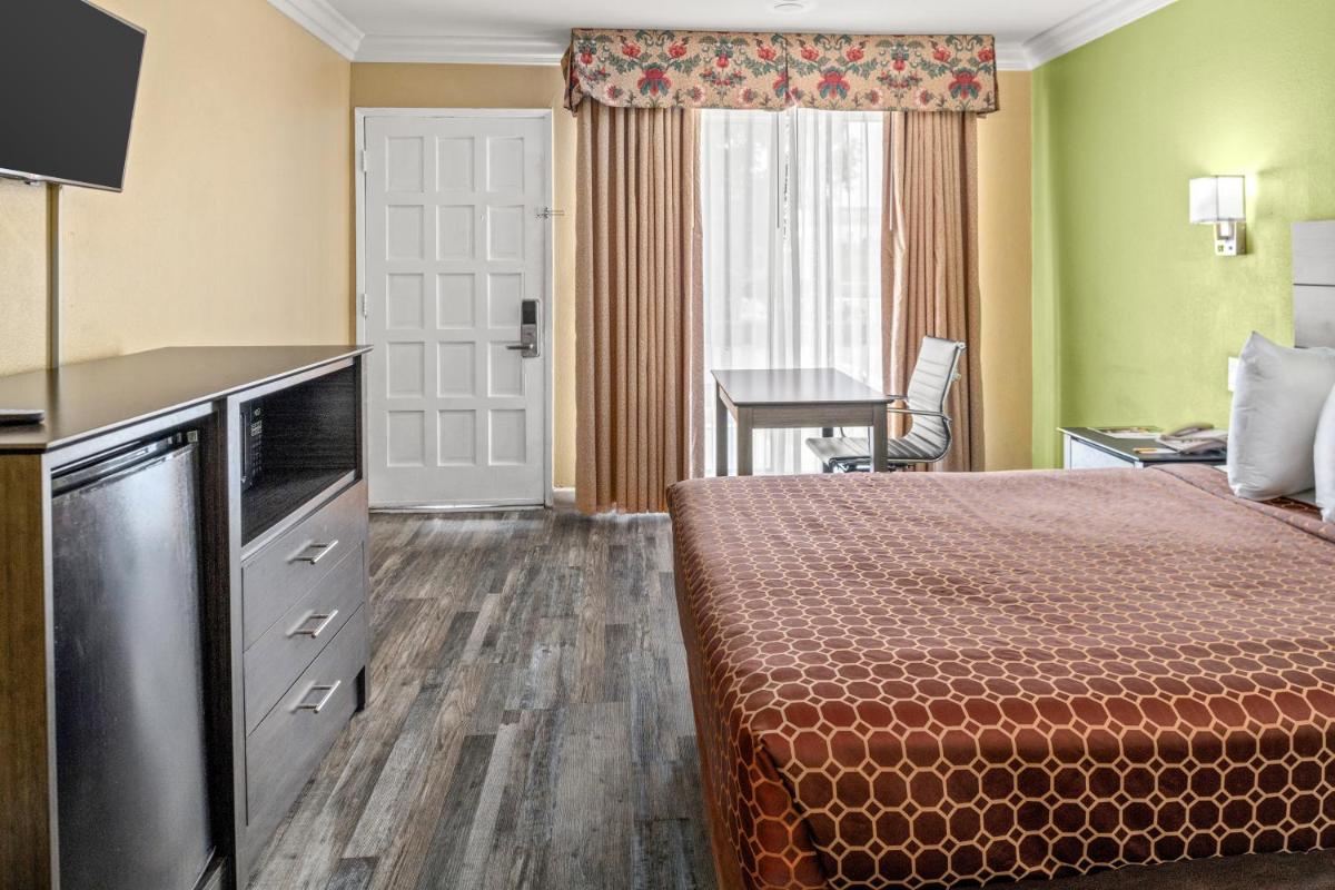Vagabond Inn Costa Mesa - image 4
