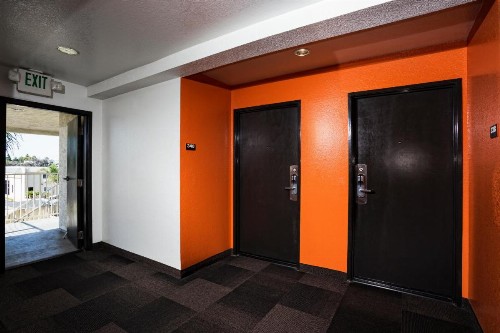 Motel 6-Costa Mesa CA - Newport Beach - image 8