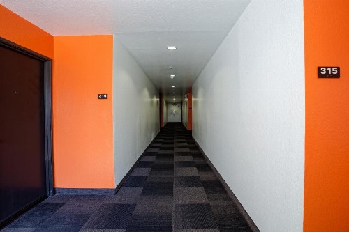 Motel 6-Costa Mesa CA - Newport Beach - image 10