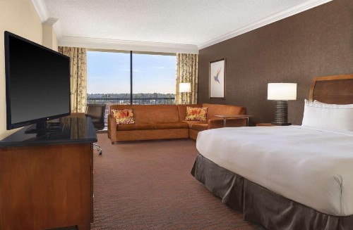 Hilton Orange County/Costa Mesa - image 14