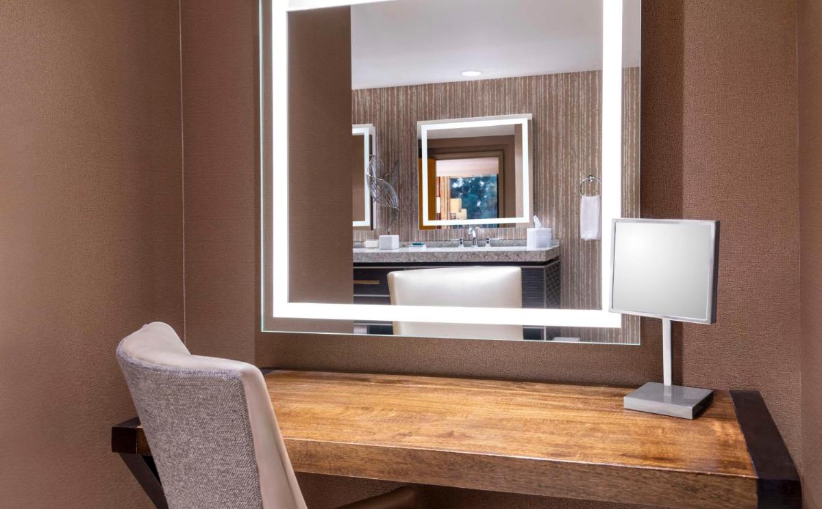 Hilton Orange County/Costa Mesa - image 2