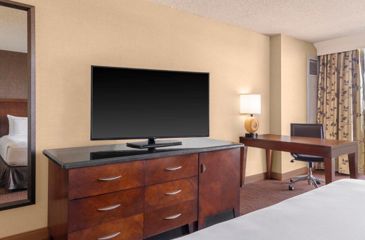 Hilton Orange County/Costa Mesa - image 4