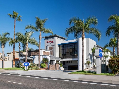 Holiday Inn Express Costa Mesa an IHG Hotel - image 1