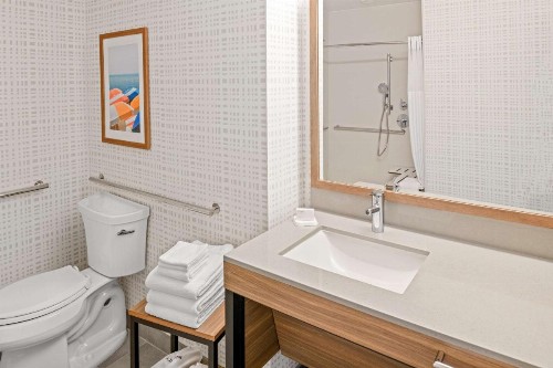 Holiday Inn Express Costa Mesa an IHG Hotel - image 28
