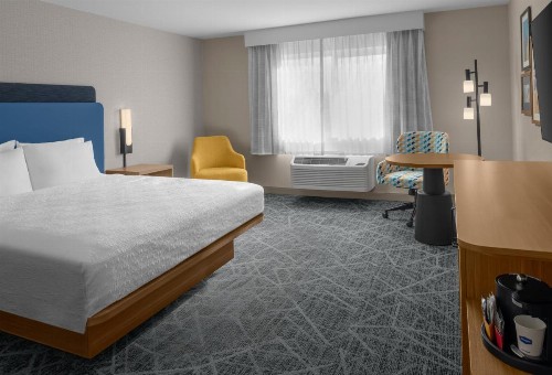 Holiday Inn Express Costa Mesa an IHG Hotel - image 4