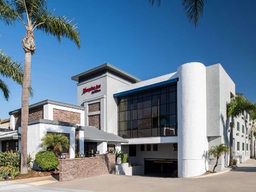 Holiday Inn Express Costa Mesa an IHG Hotel - image 8