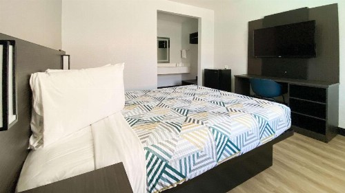 Motel 6-Costa Mesa CA - image 19