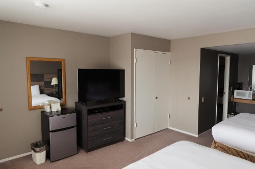 Cozy Inn - image 35