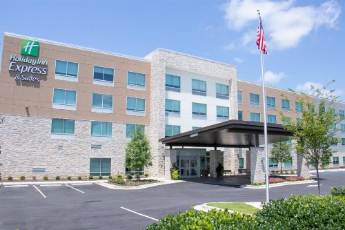 Holiday Inn Express and Suites Tuscaloosa East Cottondale