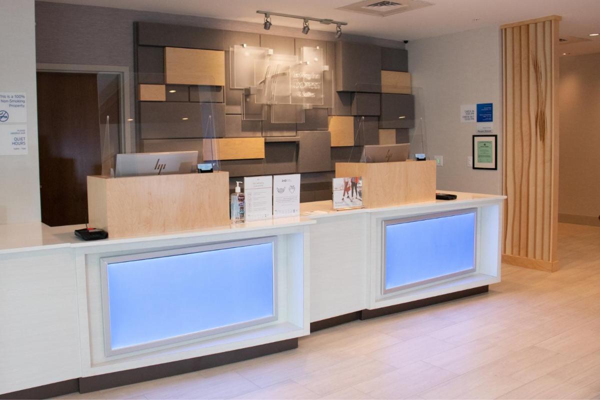 Holiday Inn Express and Suites Tuscaloosa East Cottondale - image 2