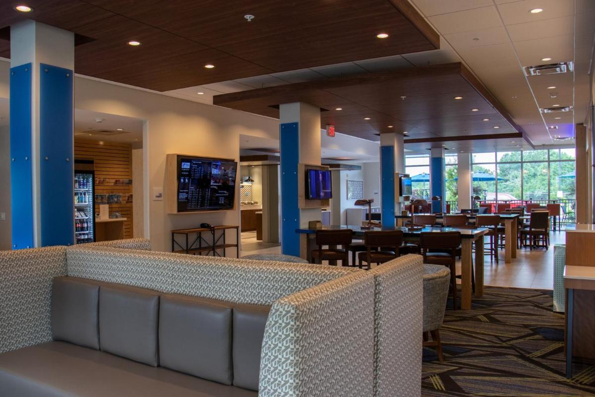 Holiday Inn Express and Suites Tuscaloosa East Cottondale - image 4