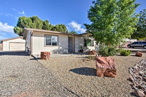 S. Cottonwood Home w/ Yard 3 Mi to Main St. - image 8